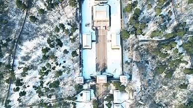 4K航拍冬季清太祖努尔哈赤陵墓雪景视频的预览图